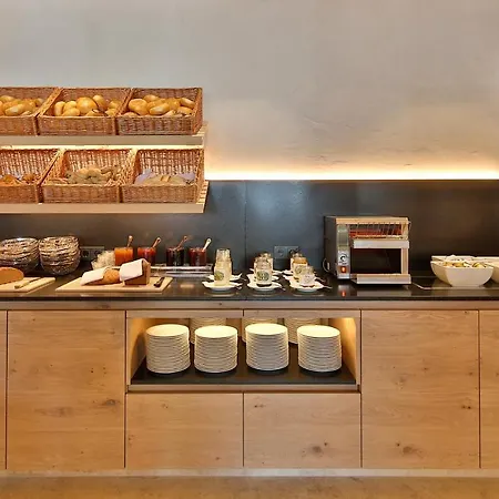 Post Hotel 4*