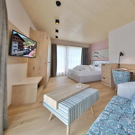 Hotel Post 4*